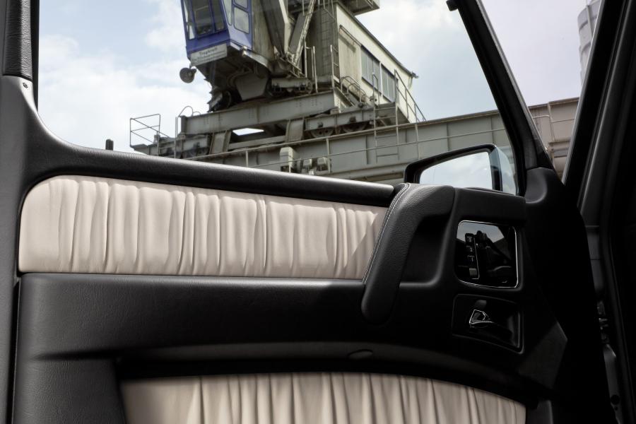 Детали интерьера Mercedes-Benz G500 BA3 Final Edition 2011 года  (фото 4 из 13)